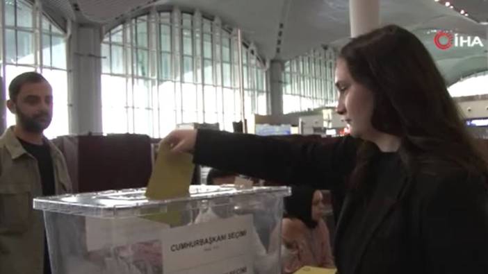 İstanbul Havalimanı’nda oy verme işlemi başladı