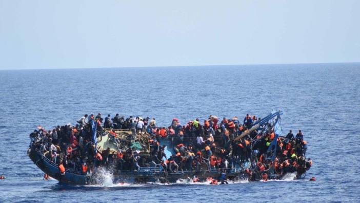 Akdeniz'de 500 göçmenden haber alınamıyor