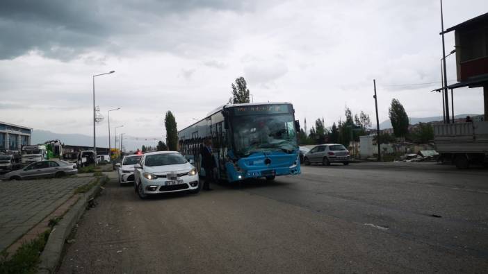 Erzurum’da otobüs ile otomobil çarpıştı: 1 ölü, 1 yaralı