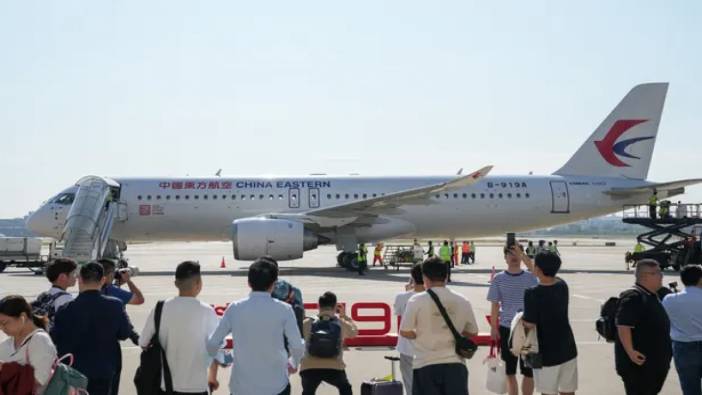 Çin'in yerli üretim uçağı ilk uçuşunu yaptı