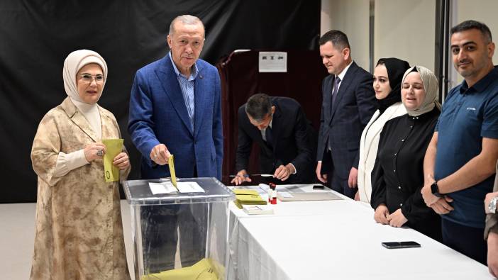 Erdoğan oy kullandığı sandıkta birinci çıktı