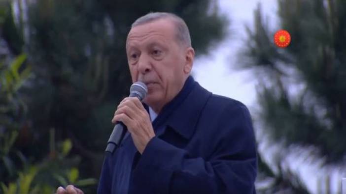 Erdoğan şarkı söyleyerek Kısıklı'da sahneye çıktı