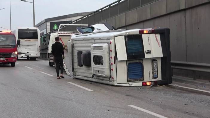 Kontrolden çıkan ticari minibüs devrildi: 1 yaralı