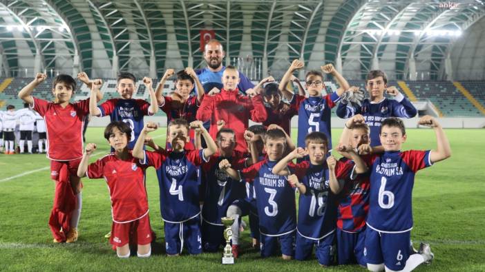 Akhisar Belediyesi’nin ‘Çağlak Festivali’, futbol turnuvasıyla sona erdi