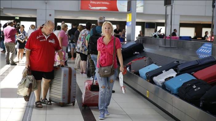 Antalya'ya hava yoluyla gelen turist sayısı 3 milyon 405 bini geçti