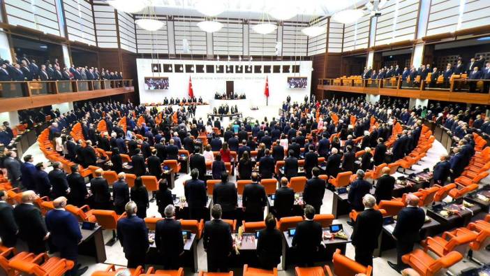 Meclis'te 28. yasama dönemi başladı: 8 milletvekili 2 kez yemin etti