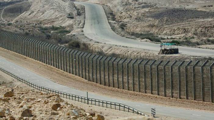 İsrail’in Mısır sınırında 2 asker öldürüldü