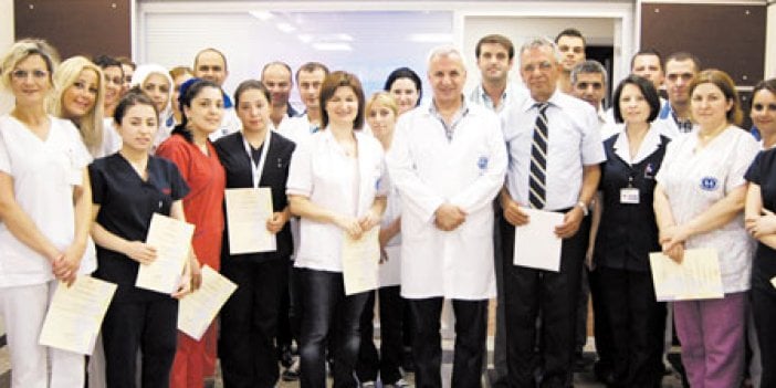 Avrasya Hospital çalışanları eğitim sertifikalarını aldı