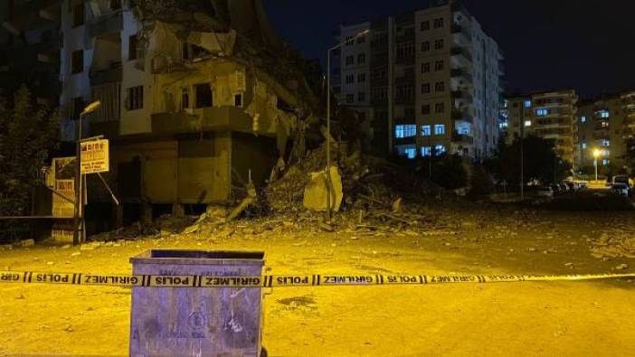 Depremlerde hasar görüp yıkımına başlanan 7 katlı bina çöktü