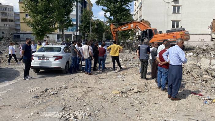 Depremin 122. gününde enkazda kadın cesedi bulundu