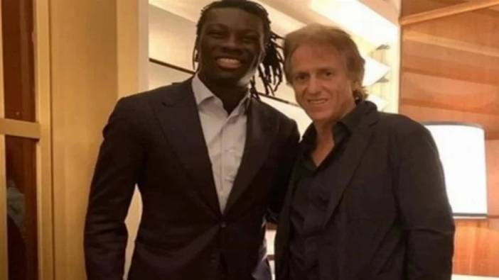 Jesus Gomis'le Galatasaray şampiyonluğunu kutladı