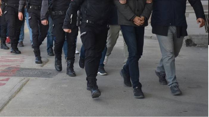 Hakkari'de aralarında kamu görevlilerinin de bulunduğu 31 şüpheli gözaltına alındı