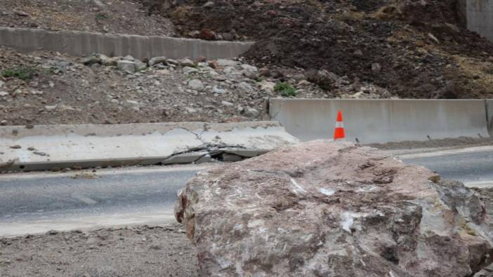 Bolu’da meydana gelen heyelan Ankara yolunu trafiğe kapattı
