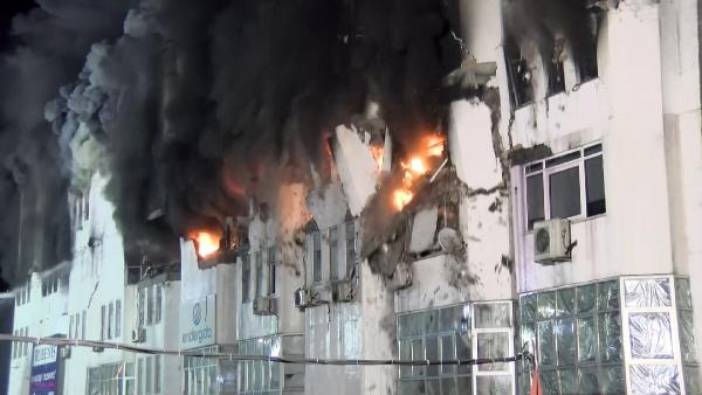 İkitelli’de korkutan yangın: Müdahale sırasında duvarlar yıkıldı
