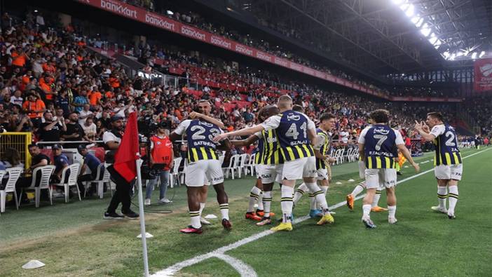 Fenerbahçe sahaya yeni sezon formasıyla çıktı