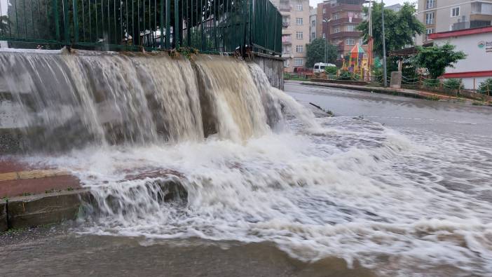 Meteoroloji’nin uyardığı Samsun'da sel felaketi. Belediye çaresiz