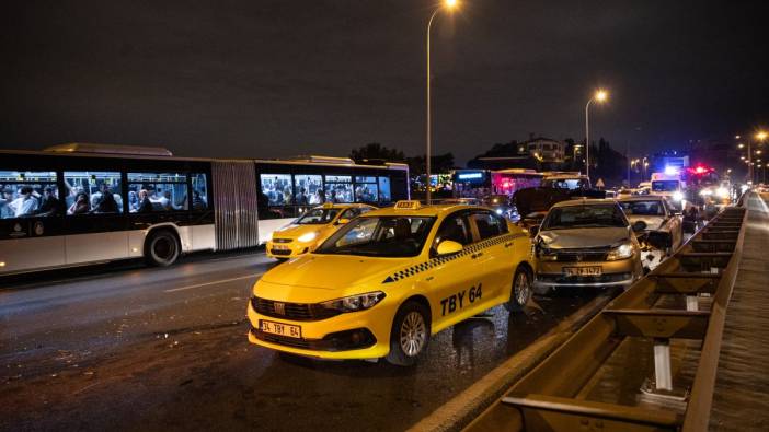 Köprü girişinde zincirleme kaza: 7 araçta hasar oluştu