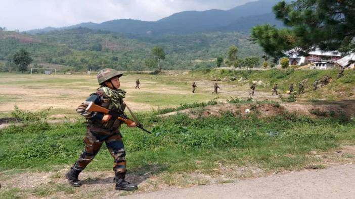 Hindistan’da silahlı çatışma: 9 ölü
