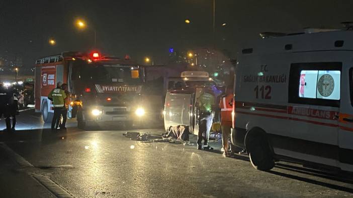 Sultangazi'de bariyerlere çarpan araç yan yattı: 1 ölü