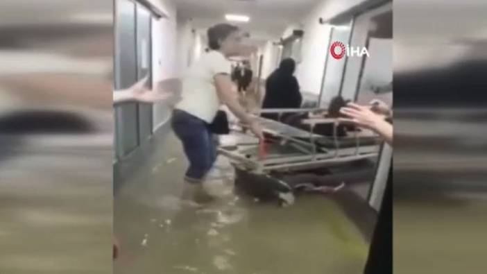 Sağanak yağış sonrası devlet hastanesinin acil kısmı ve bodrum katını su bastı