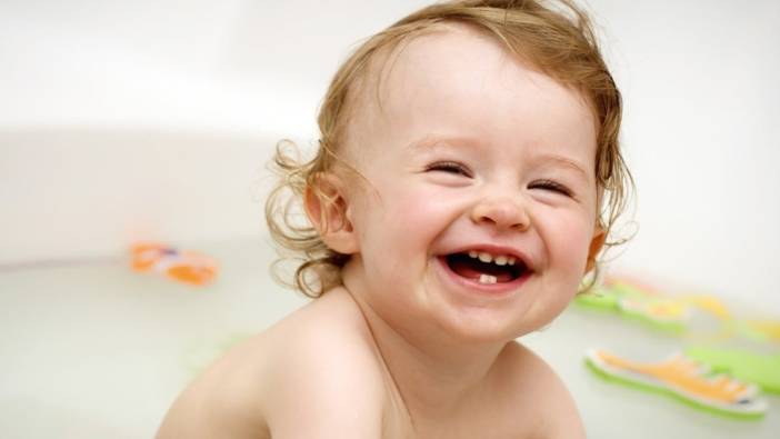 Bebekler neden yüksek sesle güler? Bebekler neye güler?
