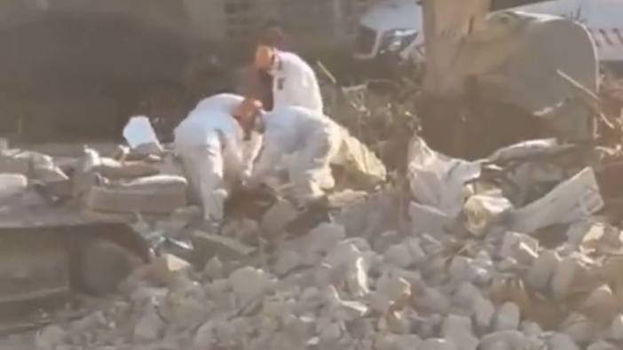 Depremin 135. gününde enkazdan kadın cesedi çıkarıldı