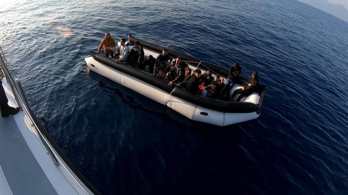 Aydın'da Yunanlıların geri ittiği 26 kaçak göçmen kurtarıldı