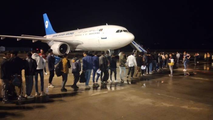 Ağrı'da 229 kaçak göçmen sınır dışı edildi