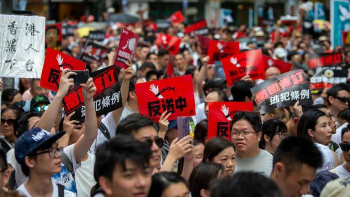 Hong Kong'da 6 kişi 2019'daki protestolara katıldıkları için hapis cezası aldı