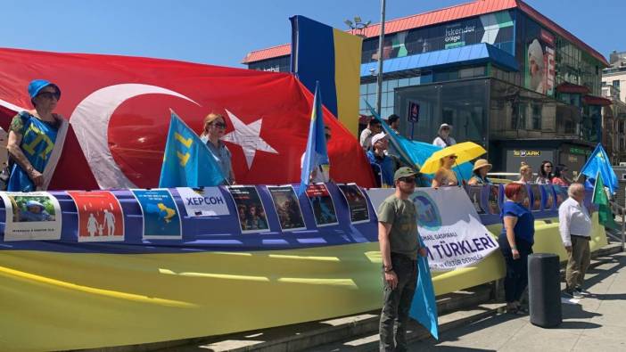 Beyoğlu'nda Ukrayna ve Kırımlılar Rusya'yı protesto etti