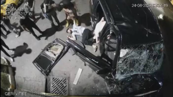 Hafif ticari araç İETT otobüsüne çarptı: Kaza anı kamerada