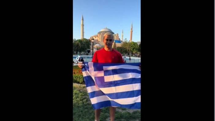 Ayasofya önünde Yunan bayrağı açıp ‘Bir gün gerçek sahibine dönecek’ dedi. Hadi oradan hadsiz Yunan