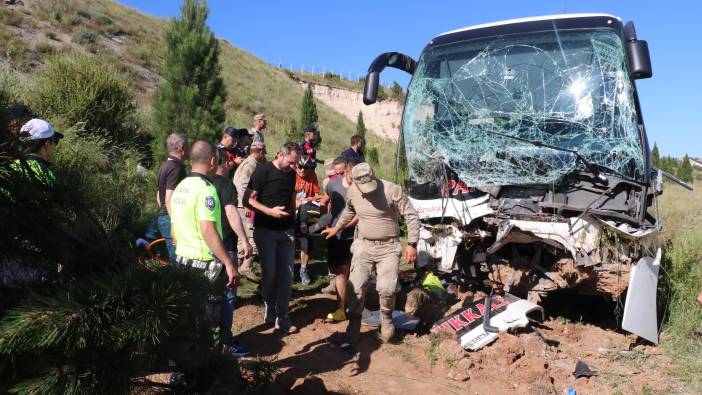Yolcu otobüsü şarampole düştü: 35 yaralı