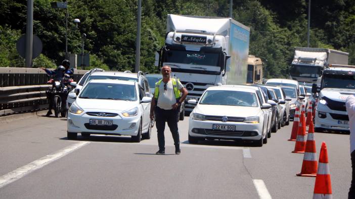 İstanbul yönü ulaşıma kapandı. 3 farklı noktada zincirleme kaza