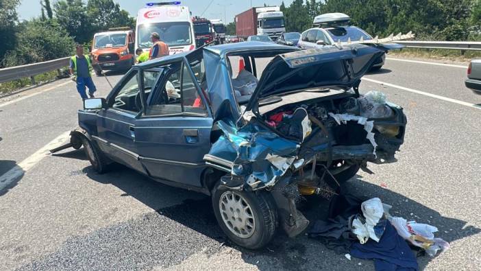Anadolu Otoyolu'nda iki otomobil çarpıştı: 5 çocuk 8 kişi yaralandı
