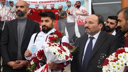 Dünya şampiyonluğunu kıl payı kaçıran Cebrail Erzurum'da