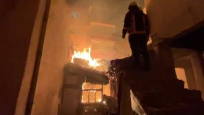 Malatya’da metruk ev alevler içinde kaldı