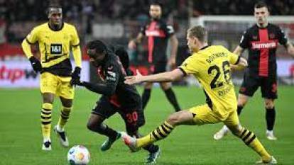 Bayer Leverkusen'ı Dortmund durdurdu