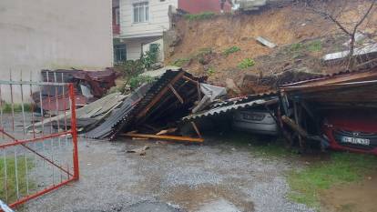 Sarıyer’de istinat duvarı çöktü