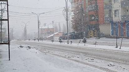 Malazgirt’te kar esareti: Köy yolları ulaşıma kapandı