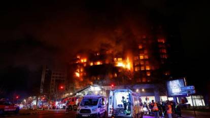 İspanya'da 14 katlı binada yangın: 10 ölü, 15 yaralı