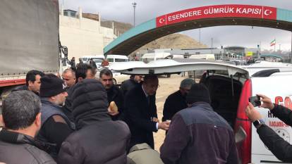 Türkiye- İran sınırında tır kuyruğu 15 kilometreye ulaştı