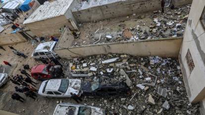 İsrail, Refah'ta bir evi bombaladı: 4 Filistinli hayatını kaybetti