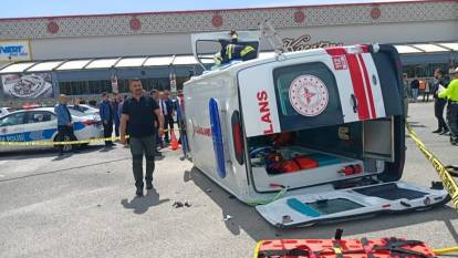 Organ taşıyan ambulans devrildi. 6 kişi yaralandı