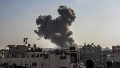 İsrail Gazze’de belediye binasını vurdu. Tamamen yıkıldı