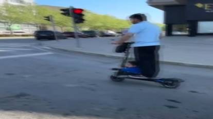 Elektrikli scooter ile tehlikeli yolculuk kameraya yansıdı