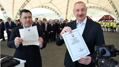 Aliyev ve Caparov, Ağdam'da Kırgızistan tarafından inşa edilecek okulun temelini attı