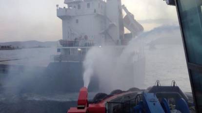 Çanakkale Boğazı'nda kuru yük gemisinde yangın: 1 yaralı