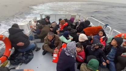 Ayvacık'ta motoru arızalanan botta sürüklenen 44 göçmen kurtarıldı