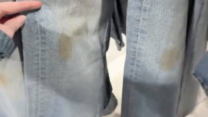 Kirli görünümlü kot pantolonu modası tepki topladı